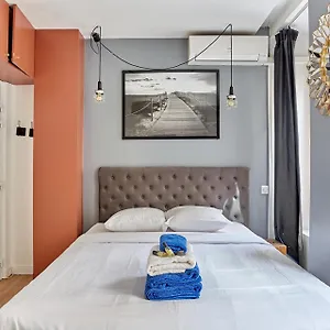 Rent A - Caire, Montorgueil , Paris France