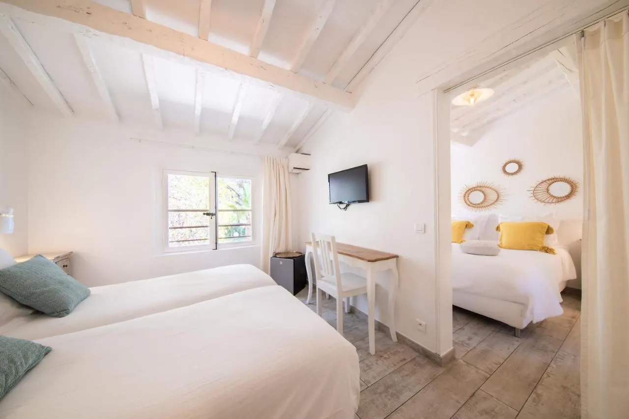 Les Capucines Saint Tropez Hotel Gassin 4*,